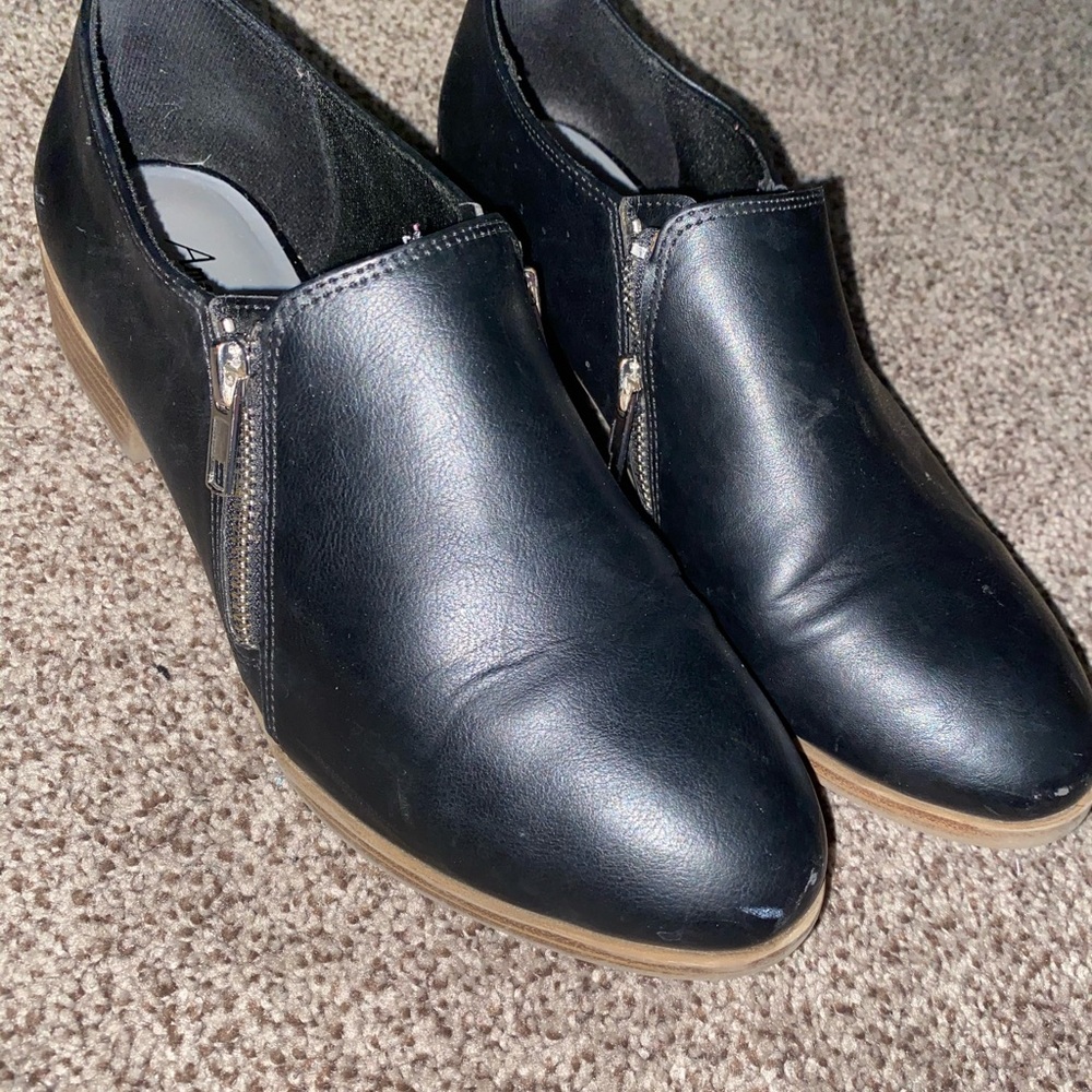 Dress shoes